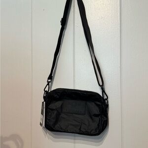 Le Tour Monochrome Black